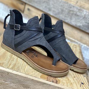 Black "Scarlet" Sandal